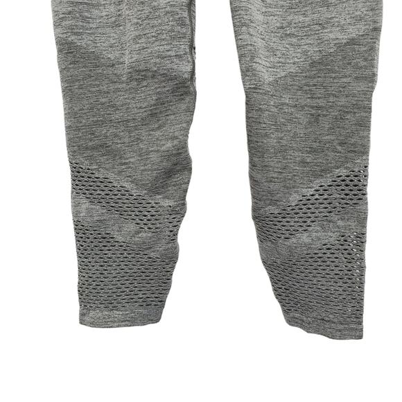 PINK VS | Seamless Leggings with Soft Mesh Panels and Flattering Pattern - Picture 9 of 12